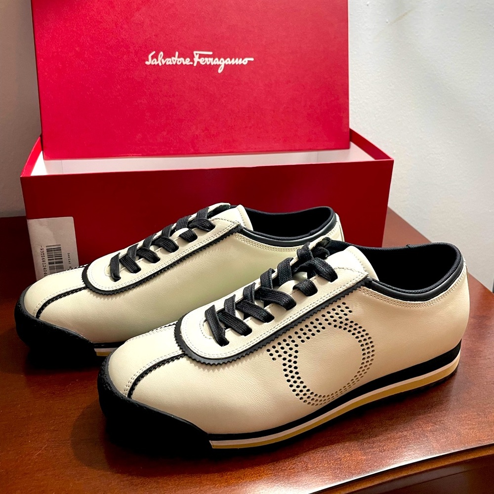 Authentic Ferragamo casual sneakers. New Model